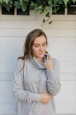 Tea N Rose 'Aden' Turtleneck Sweater In Heather Grey FINAL SALE