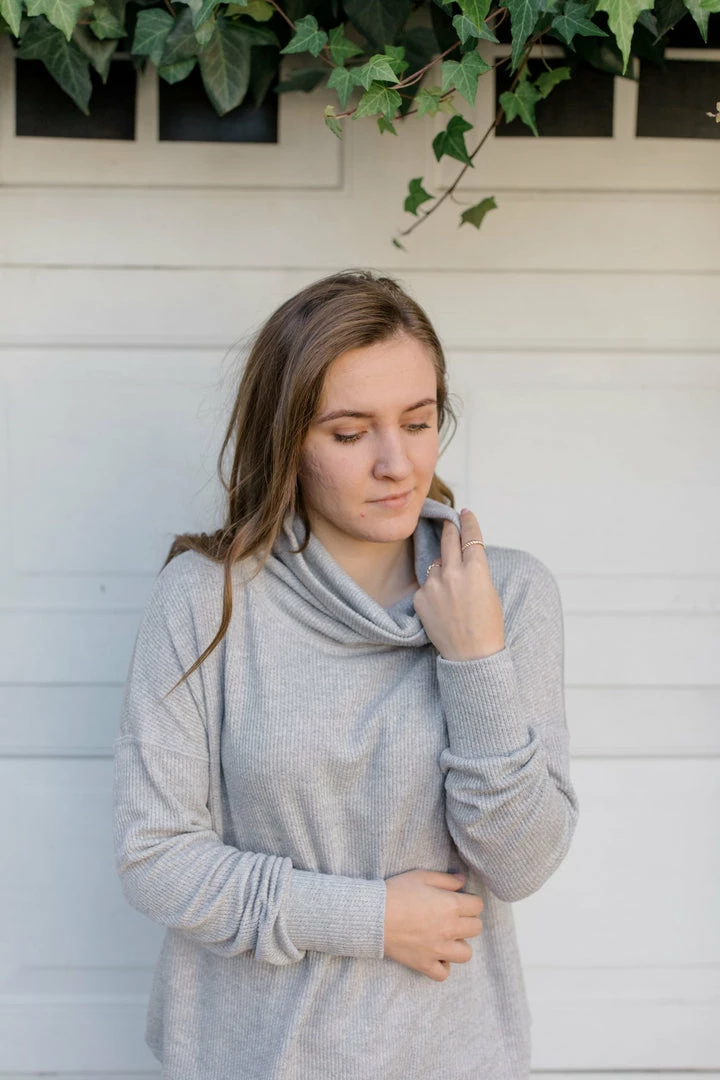 Tea N Rose 'Aden' Turtleneck Sweater In Heather Grey FINAL SALE 2 Tea N Rose 'Aden' Turtleneck Sweater In Heather Grey FINAL SALE