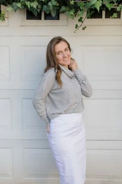 Tea N Rose 'Aden' Turtleneck Sweater In Heather Grey FINAL SALE 8 Tea N Rose 'Aden' Turtleneck Sweater In Heather Grey FINAL SALE