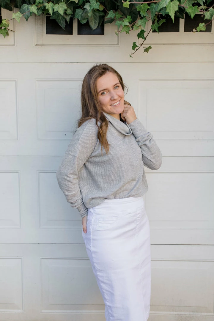 Tea N Rose 'Aden' Turtleneck Sweater In Heather Grey FINAL SALE 4 Tea N Rose 'Aden' Turtleneck Sweater In Heather Grey FINAL SALE