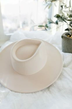 Queens 'Dublin' Wide Brim Panama Hat In Ivory Accessories