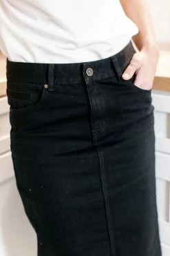 THE MAIN STREET EXCHANGE Exclusive Designs 'Kyra' Denim Skirt 25 THE MAIN STREET EXCHANGE Exclusive Designs 'Kyra' Denim Skirt