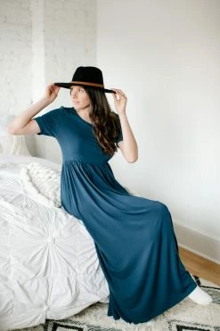 The Main Street Exchange Exclusive Designs 'Abigail' Maxi Dress