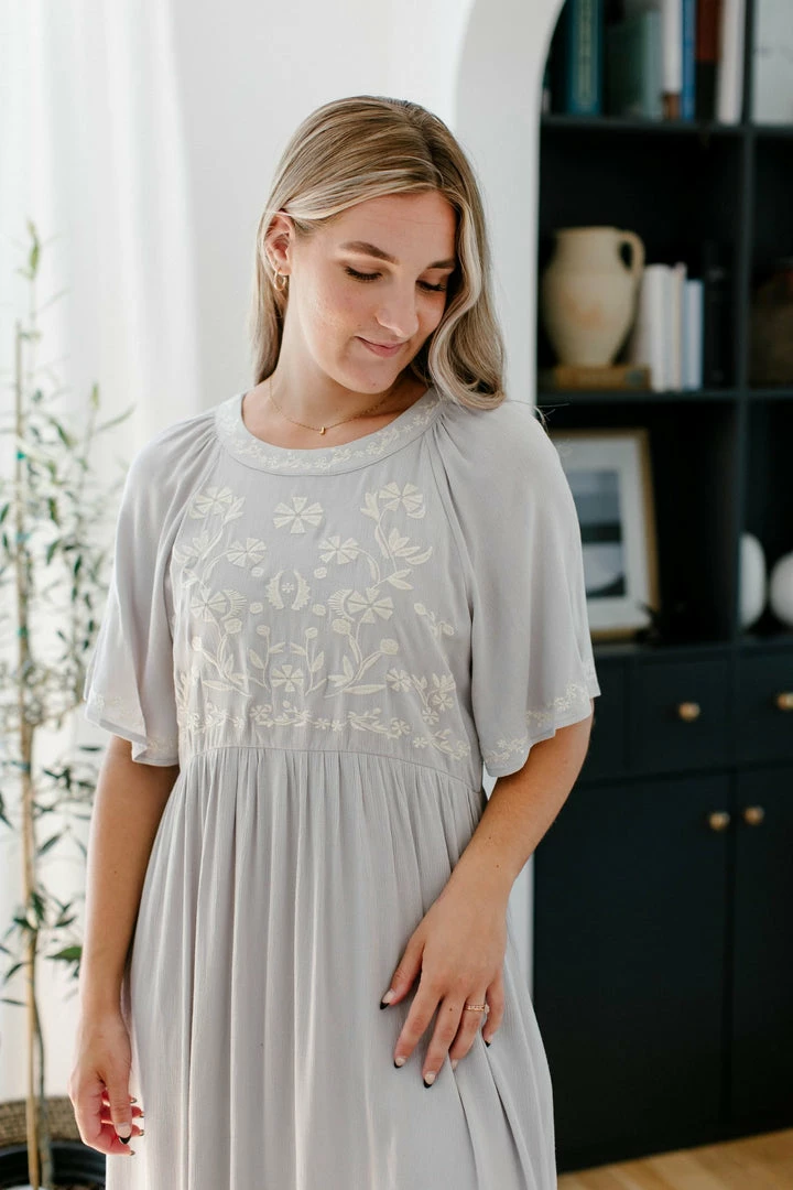 Tea N Rose 'Zephyr' Embroidered Maxi Dress In Silver Summer Collection 3 Tea N Rose 'Zephyr' Embroidered Maxi Dress In Silver Summer Collection