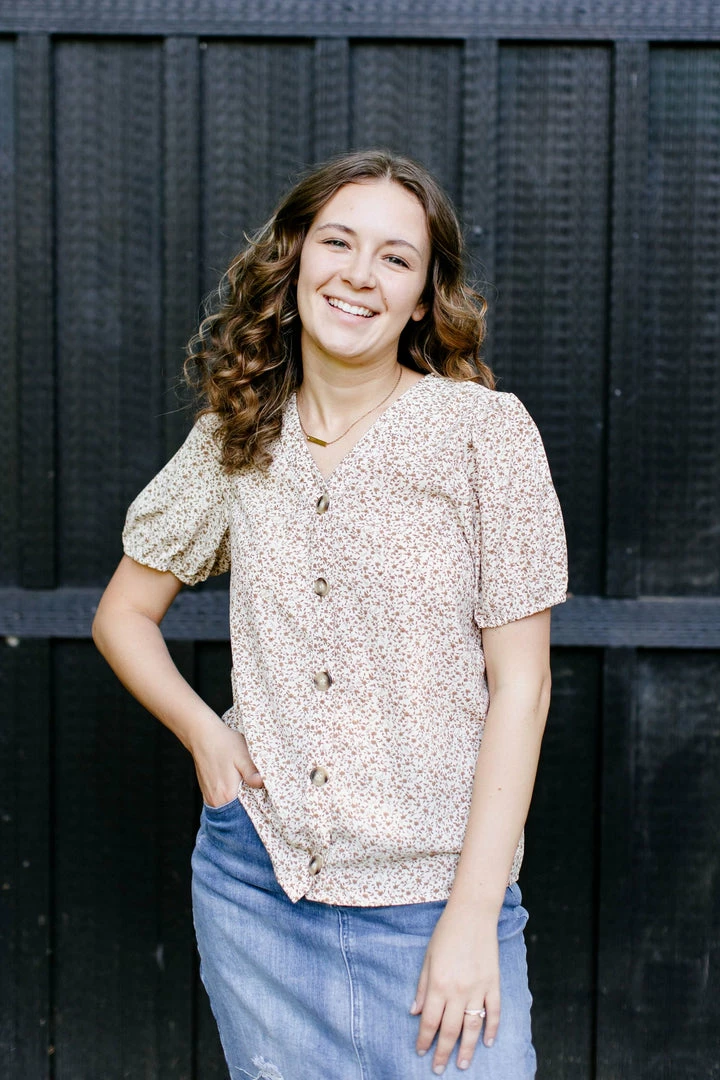 Tea N Rose Summer Collection 'Laura' Button Front Floral Blouse In Taupe 1 Tea N Rose Summer Collection 'Laura' Button Front Floral Blouse In Taupe