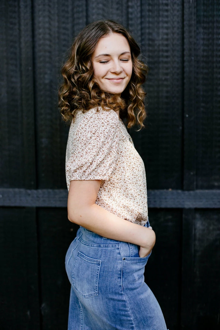 Tea N Rose Summer Collection 'Laura' Button Front Floral Blouse In Taupe 3 Tea N Rose Summer Collection 'Laura' Button Front Floral Blouse In Taupe