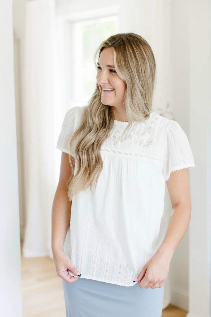 Tea N Rose Summer Collection 'Isla' Textured Embroidered Top In Ivory 2 Tea N Rose Summer Collection 'Isla' Textured Embroidered Top In Ivory