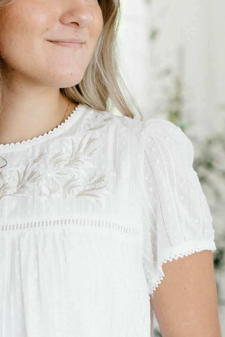 Tea N Rose Summer Collection 'Isla' Textured Embroidered Top In Ivory 3 Tea N Rose Summer Collection 'Isla' Textured Embroidered Top In Ivory