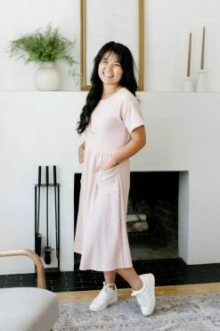 Tea N Rose Summer Collection 'Larkin' Textured Midi Dress In Blush