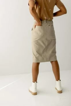 The Main Street Exchange 'Adrian' Classic Denim Midi Skirt 26 The Main Street Exchange 'Adrian' Classic Denim Midi Skirt