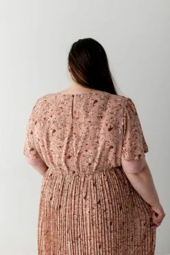 Hayden Los Angeles Extended 'Ingrid' Pleated Floral Midi Dress Dresses