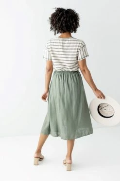 Hayden Skirts 'Farrell' Button Down Midi Skirt In Olive 9 Hayden Skirts 'Farrell' Button Down Midi Skirt In Olive