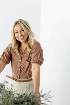 Gilli 'Devon' Ribbed Button Down Top In Mocha FINAL SALE Tops/Cardigans