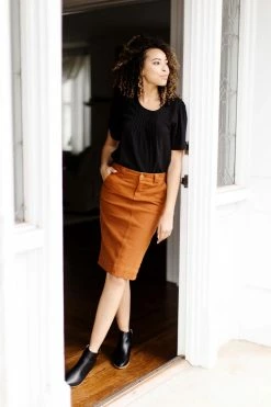 The Main Street Exchange 'Adrian' Classic Denim Midi Skirt 32 The Main Street Exchange 'Adrian' Classic Denim Midi Skirt