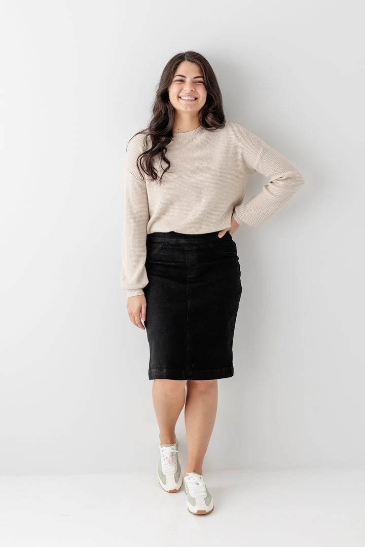 The Main Street Exchange 'Sara' Classic Denim Knee Length Skirt In Black 4 The Main Street Exchange 'Sara' Classic Denim Knee Length Skirt In Black