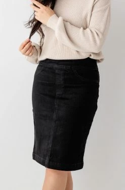The Main Street Exchange 'Sara' Classic Denim Knee Length Skirt In Black