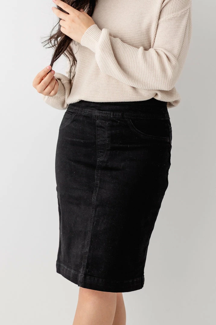 The Main Street Exchange 'Sara' Classic Denim Knee Length Skirt In Black 1 The Main Street Exchange 'Sara' Classic Denim Knee Length Skirt In Black