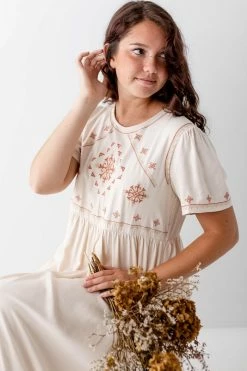 Tea N Rose 'Fiona' Embroidered Midi Dress In Cream 9 Tea N Rose 'Fiona' Embroidered Midi Dress In Cream