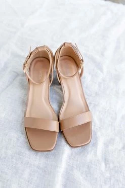 Grace Your Style 'Zelda' Ankle Strap Block Heel Sandals In Fawn Shoes