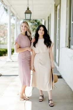 Gilli 'Cruz' Shirring Detail Midi Dress Dresses