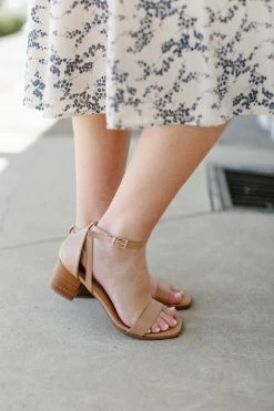 Grace Your Style 'Zelda' Ankle Strap Block Heel Sandals In Fawn Shoes