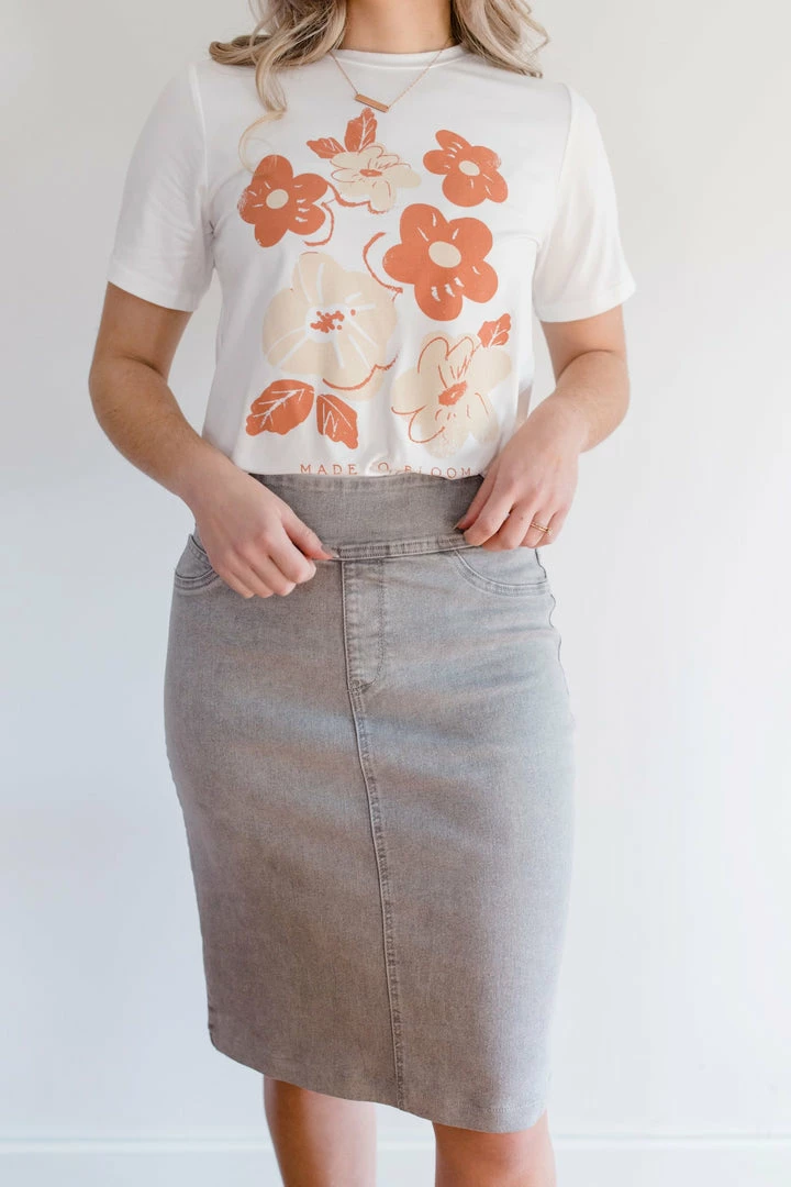 The Main Street Exchange Exclusive Designs 'Sara' Classic Knee Length Denim Skirt In Vintage Grey 6 The Main Street Exchange Exclusive Designs 'Sara' Classic Knee Length Denim Skirt In Vintage Grey