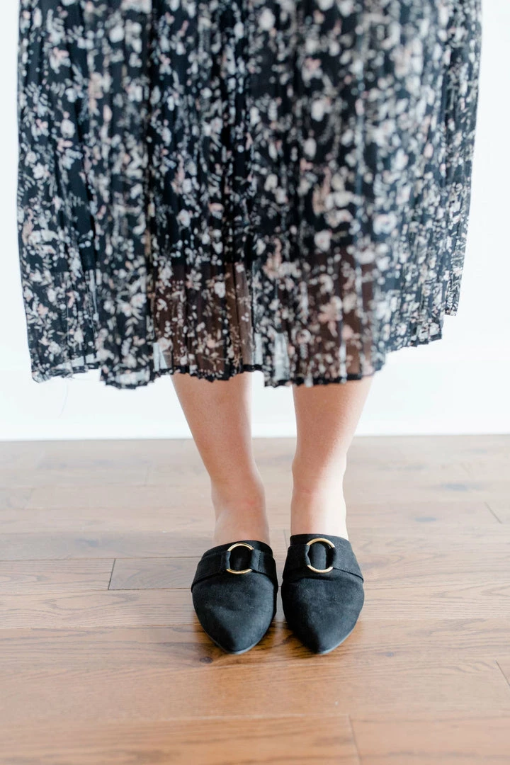 Mars Sky Shoes 'Bronx' Buckle Detail Almond Toe Flats In Black 2 Mars Sky Shoes 'Bronx' Buckle Detail Almond Toe Flats In Black