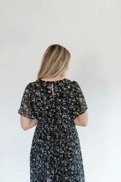 Hayden Los Angeles 'Ingrid' Pleated Floral Midi Dress In Black