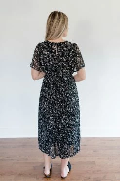 Hayden Los Angeles 'Ingrid' Pleated Floral Midi Dress In Black