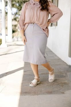 The Main Street Exchange 'Leah' Denim Skirt In Light Grey 13 The Main Street Exchange 'Leah' Denim Skirt In Light Grey