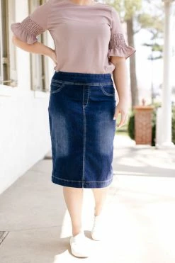 The Main Street Exchange Exclusive Designs 'Sara' Classic Knee Length Dark Denim Skirt