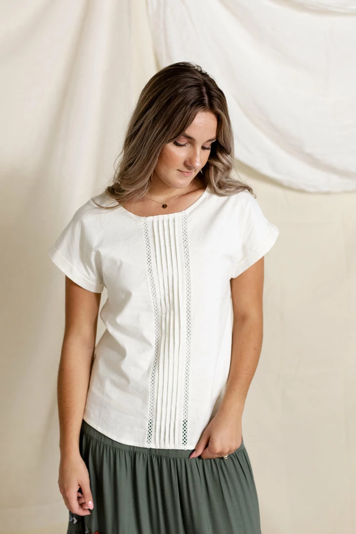 The Main Street Exchange 'Emma' Linen Top In Light Cream Exclusive Designs 1 The Main Street Exchange 'Emma' Linen Top In Light Cream Exclusive Designs
